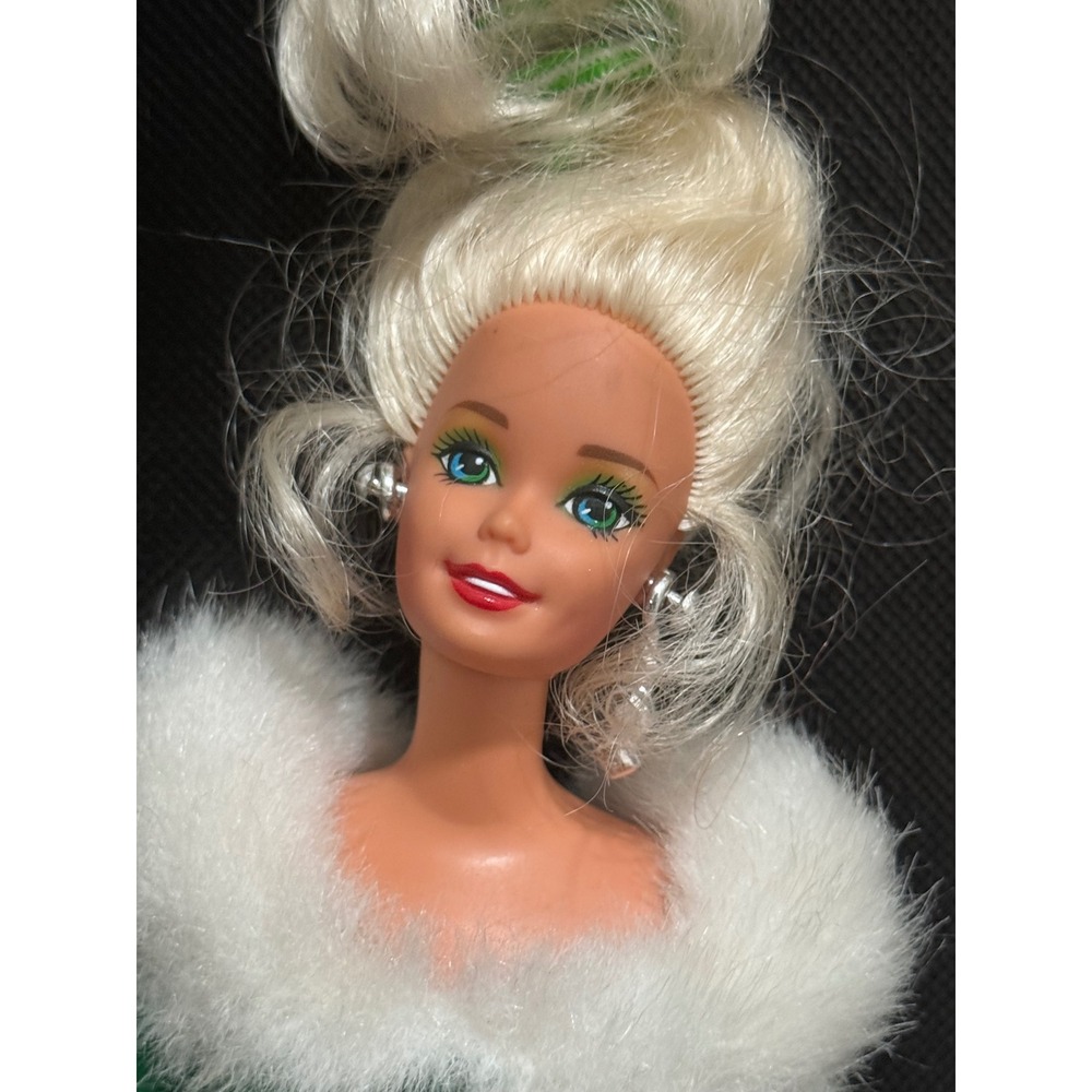 Mattel Holiday Barbie 1996 Special Edition Green Velvet Plaid Gown 17055